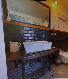 Mobile bagno ricavato da vecchia cucitrice