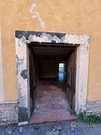 Immobile di 250 m² con 5 locali a Frosinone