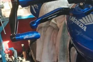 Set manopole, leve e paraleve per hornet 900