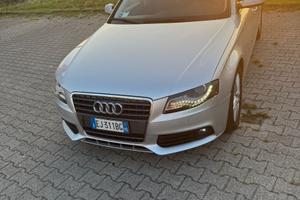Audi A4 serie 4A , avant advanced 2011