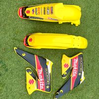 Kit plastiche con grafiche