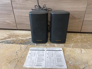 Altoparlanti sorround Toshiba com cavi inclusivi