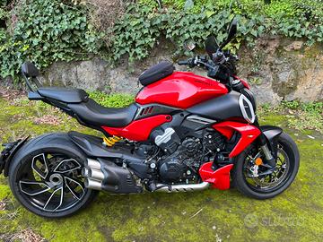 Ducati Diavel V4 solo 3900 km