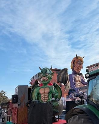 Carro carnevale "i diavoli"