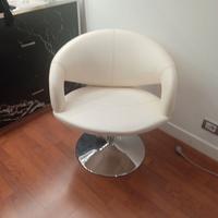 Poltroncina bianca