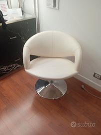 Poltroncina bianca