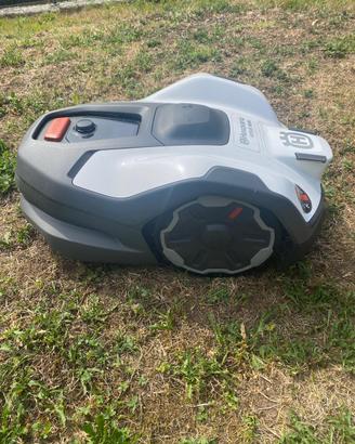 Robot rasaerba Husqvarna AM405VE bianca nuovo