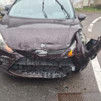 Ford Fiesta 1.2 82 CV incidentata