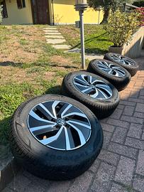 4 Cerchi originali VW + gomme invernali 185/60 R15