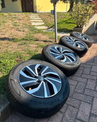 4 Cerchi originali VW + gomme invernali 185/60 R15