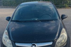 Opel Corsa 3 porte colore nero, anno 2006 195000km