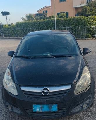 Opel Corsa 3 porte colore nero, anno 2006 195000km