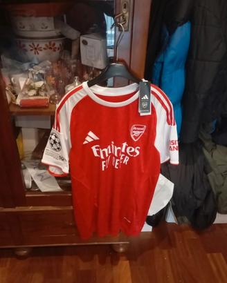 MAGLIA GYÖKERES TAGLIA L NUOVA PATCH CHAMPIONS 