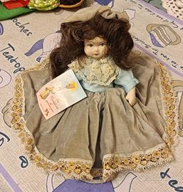 Bambola in porcellana biscuit 