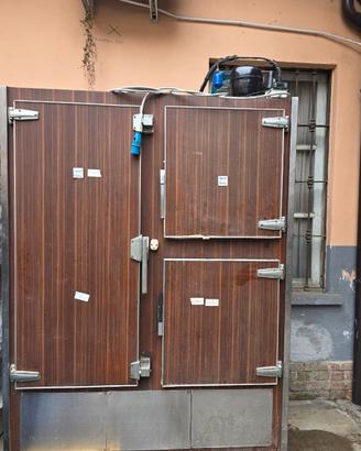 grande frigorifero o cella frigorifera vintage