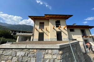 Villa di 107 m² con 3 locali e box auto a Civo