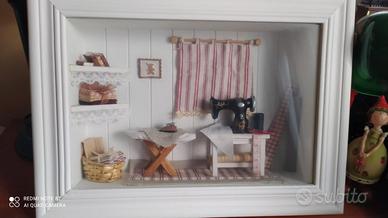 Quadro vetrinetta da parete in legno arredato cuci