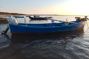 Barca Chiattino ciu con motore fuoribordo