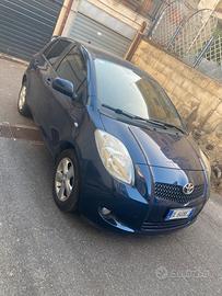 Toyota yaris D4D da vetrina