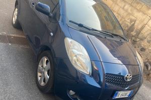 Toyota yaris D4D da vetrina