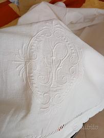 antico lenzuolo in lino ricamato a mano