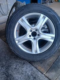 gomme con cerchi in lega