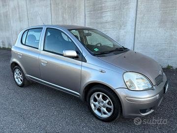 Toyota Yaris 1.3 5 porte 87CV *NEOPATENTATI*