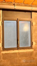 Finestre in ferro con vetro armato