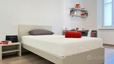 Ampia singola in appartamento moderno da sett