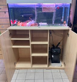 Acquario di grandi dimensioni