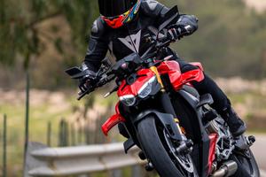 Ducati Streetfighter V4s