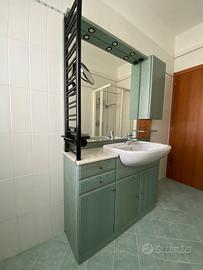 Mobile bagno completo di lavello