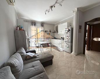 Appartamento con box via giardini Rif.G2044