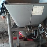 spargi concime e botte diserbo