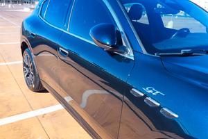 Maserati grecale gt ibrida 