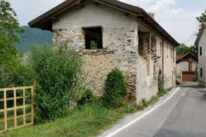 Rustico/Casale in pietra a Viola