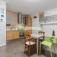 BILOCALE CON TERRAZZO A CARNATE ALTA