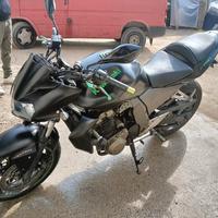 Kawasaki Z750 - Carattere e zero compromessi