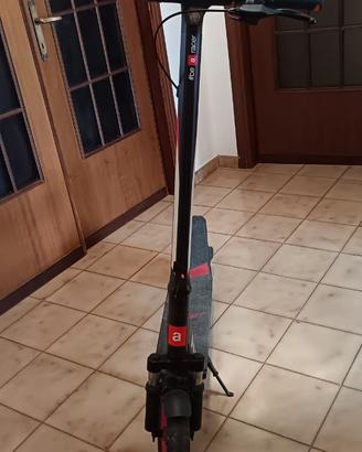 monopattino elettrico aprilia