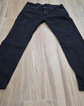 Levis nero