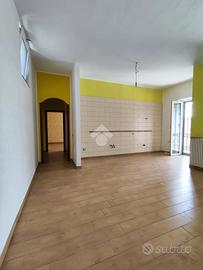 3 LOCALI A AFRAGOLA