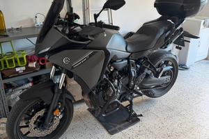 Yamaha Tracer 7 gt akrapovic tris valige