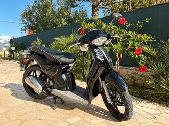 Scooter Scarabeo 50 2t Nero Aprilia Scarabeo 50 Usata In Vendita