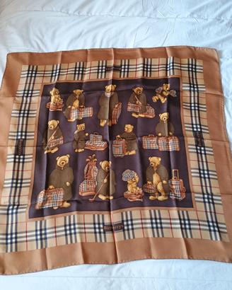 Foulard Burberry fantasia orsetti viaggiatori