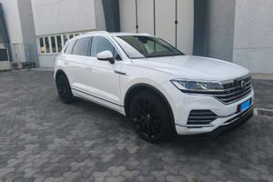 VOLKSWAGEN TOUAREG 3.0 TDI R-LINE
