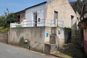 Saponara - Contrada Maiorani, Casa con giardino