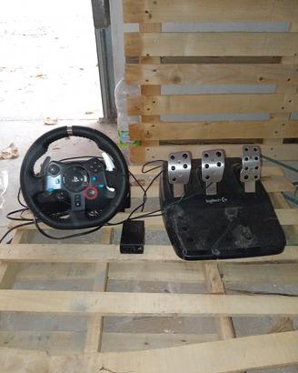 Volante e Pedaliera Logitech 