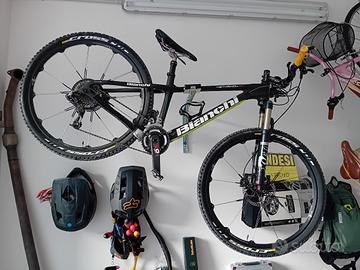 Bicicletta Bianchi in carbonio come nuova