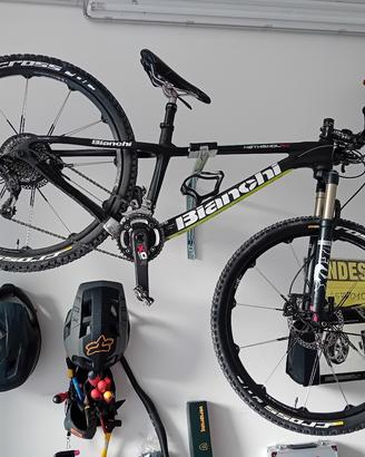 Bicicletta Bianchi in carbonio come nuova