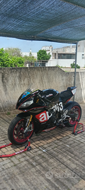 Aprilia rsv4 rf